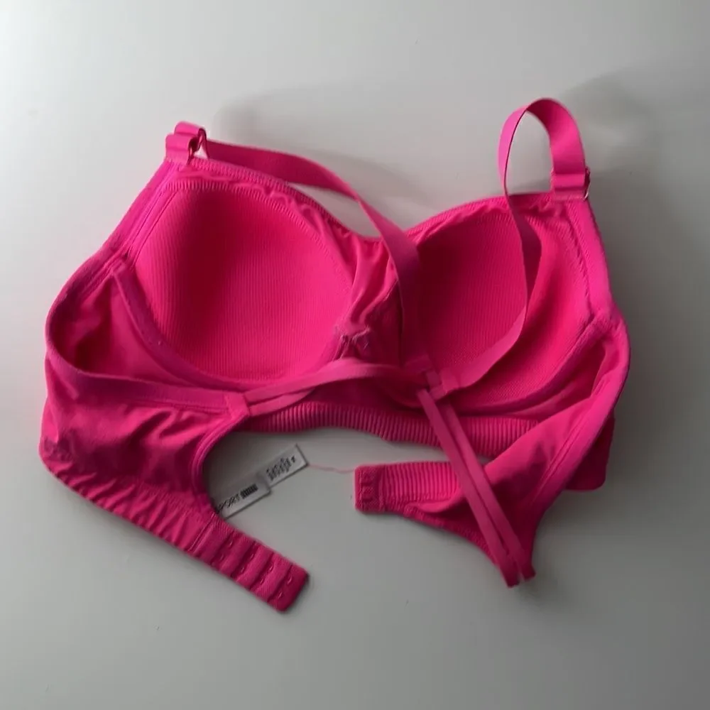 Victoria secret VSX underwire sport bra.  Size 34B.  Cross cross back.